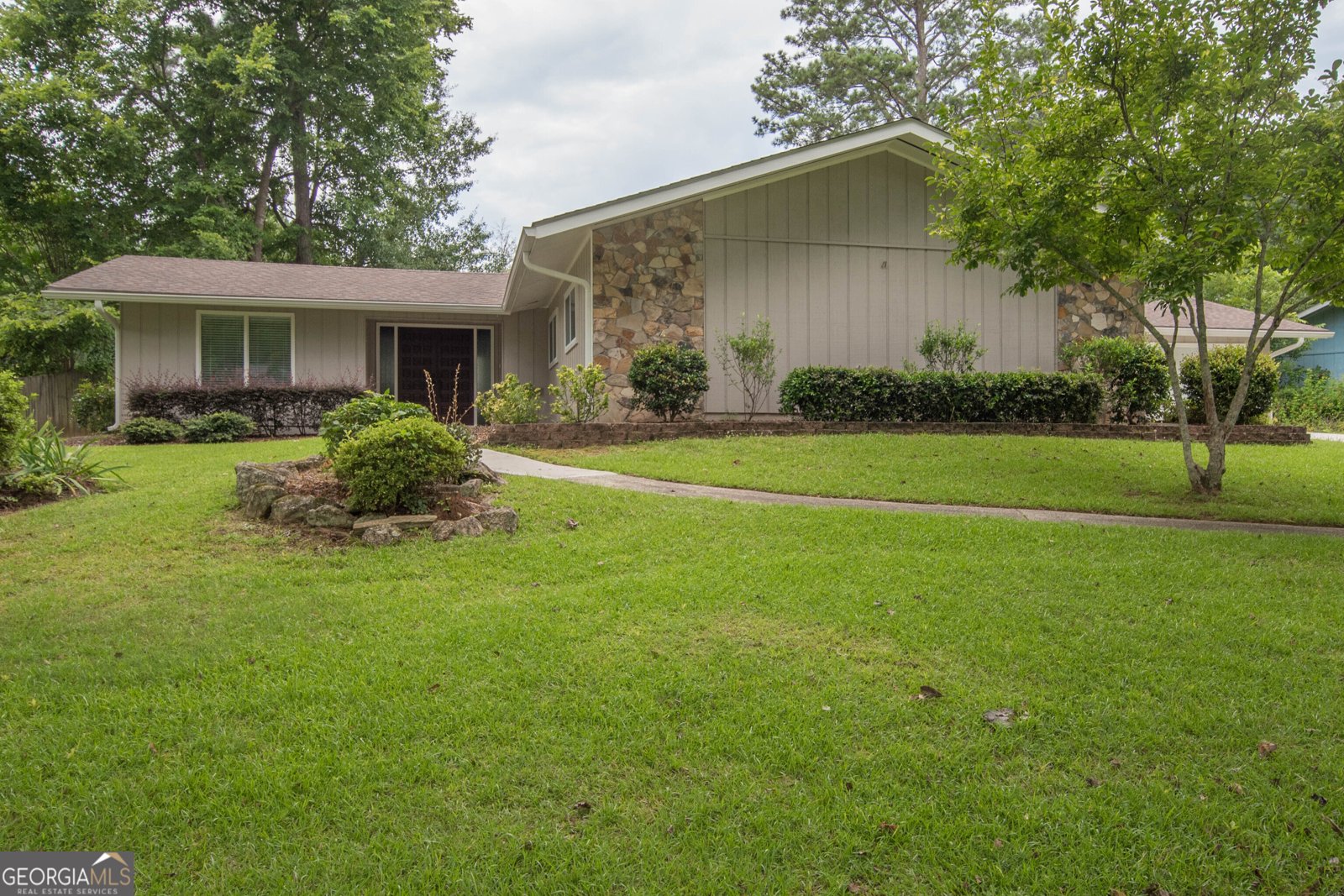 209 Waterwood Bend Peachtree City - Photo 1