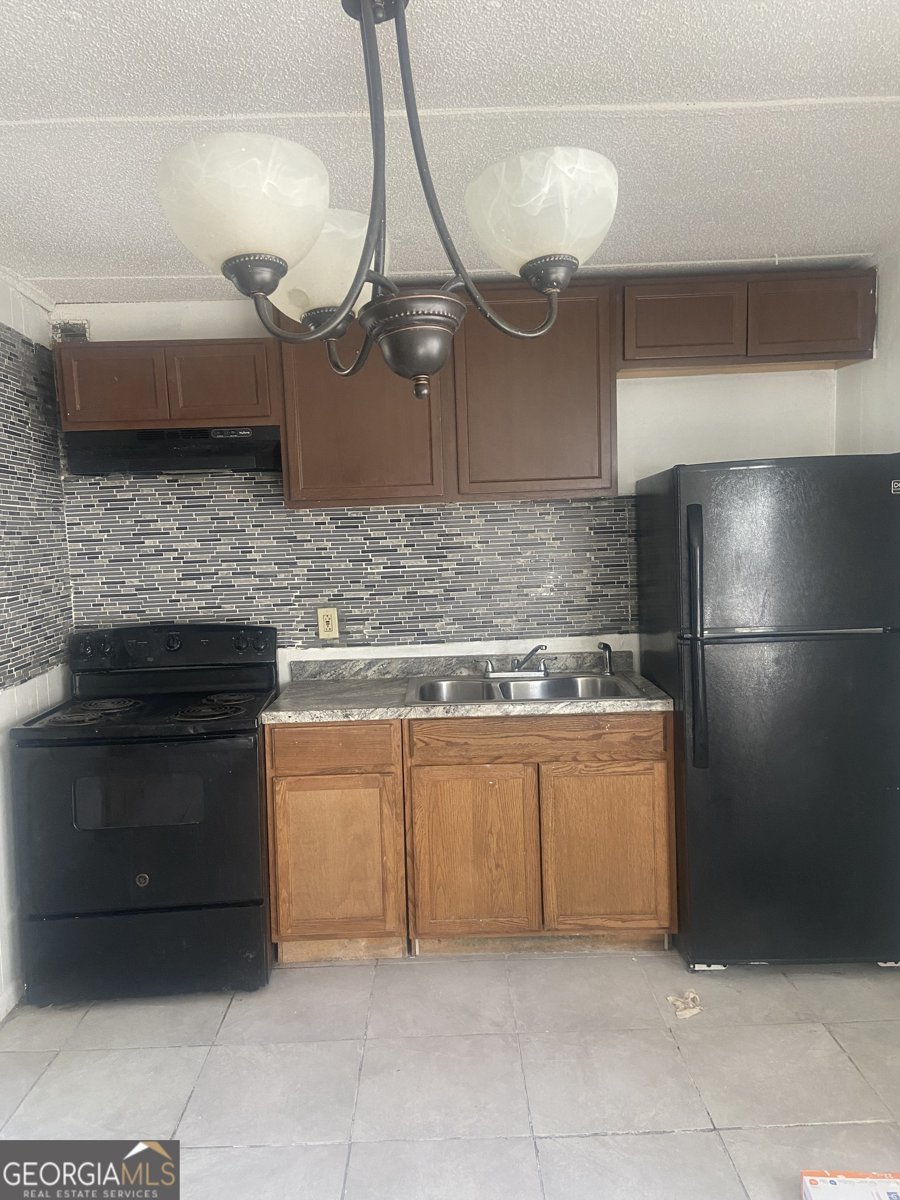 2830 Village Green Drive Macon - Photo 6