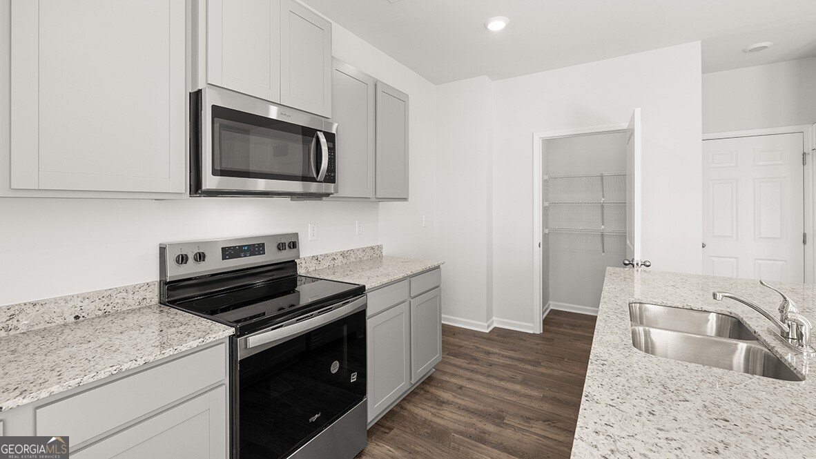 8180 Elkhorn Drive Fairburn - Photo 7