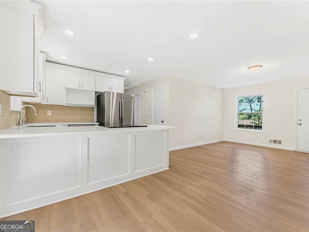 6371 Westbury Road Riverdale - Photo 9