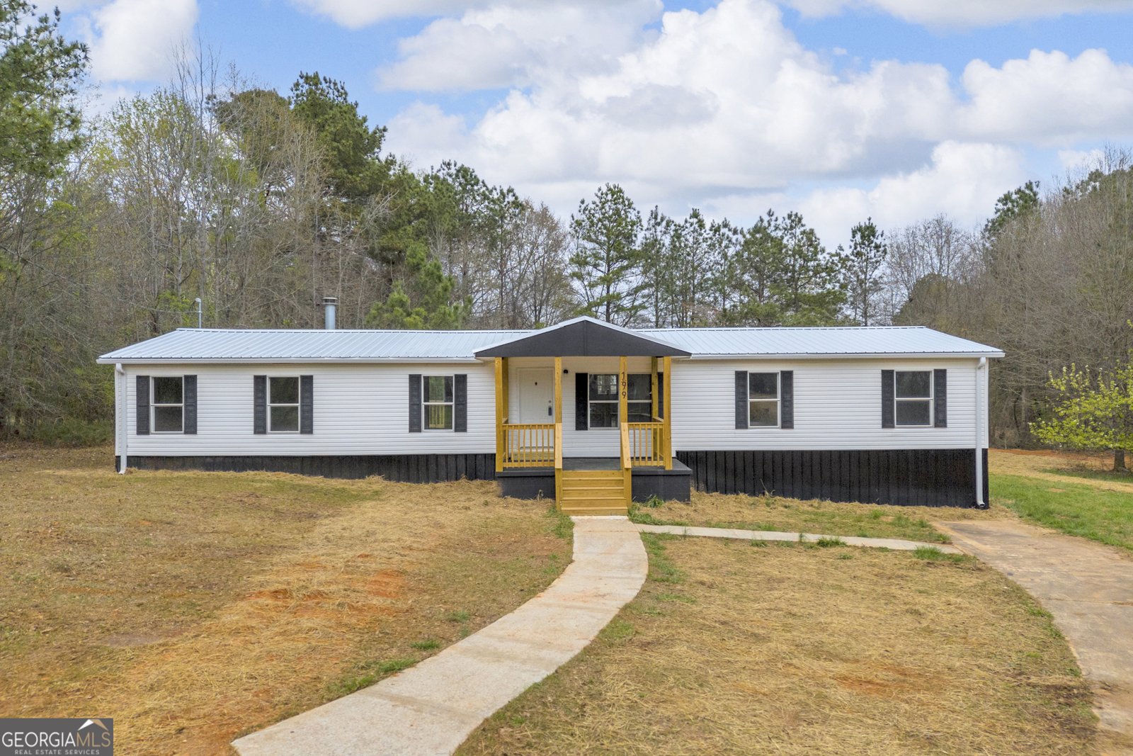 199 Alberta Drive Colbert - Photo 1