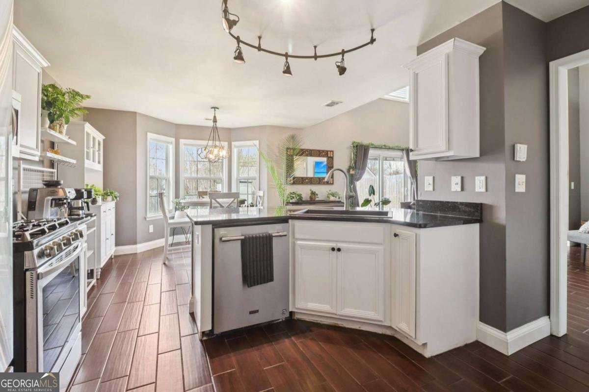 2405 Gatewater Court Cumming - Photo 10