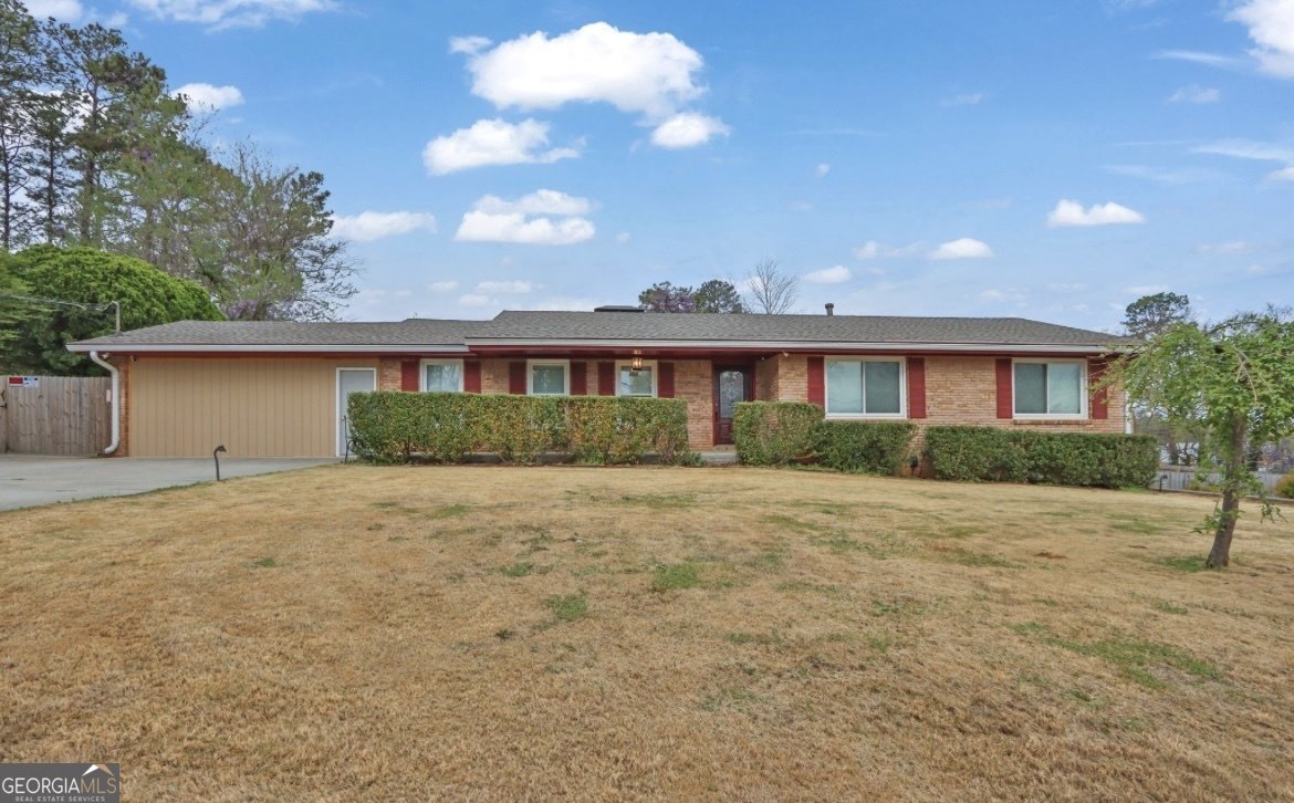 643 Rebecca Stree Lilburn - Photo 1