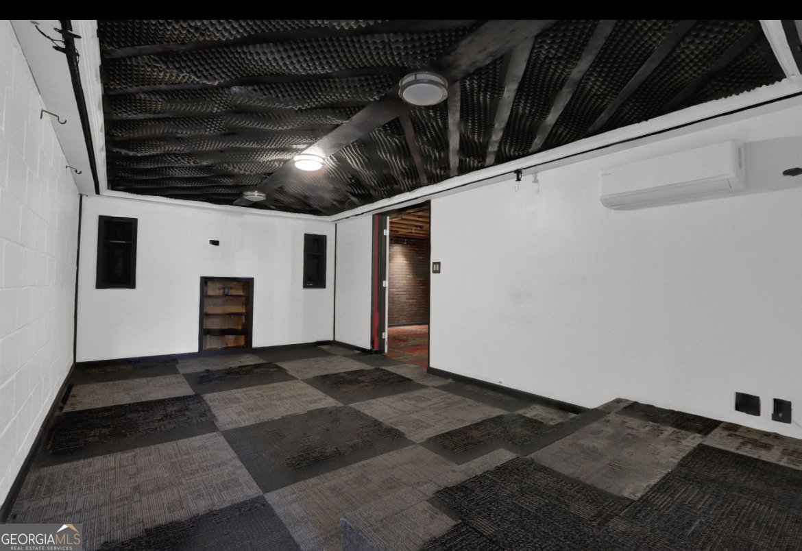 643 Rebecca Stree Lilburn - Photo 6