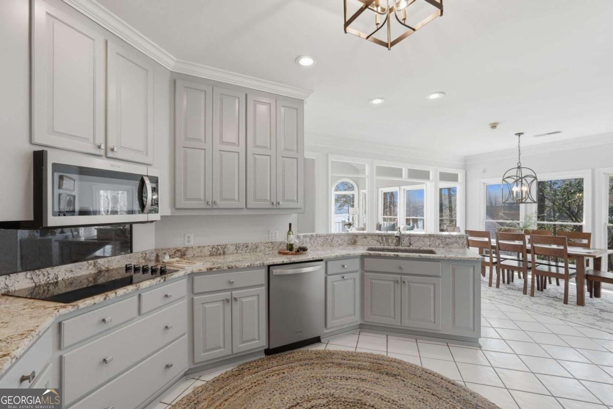 9155 Bay Pointe Drive Gainesville - Photo 13