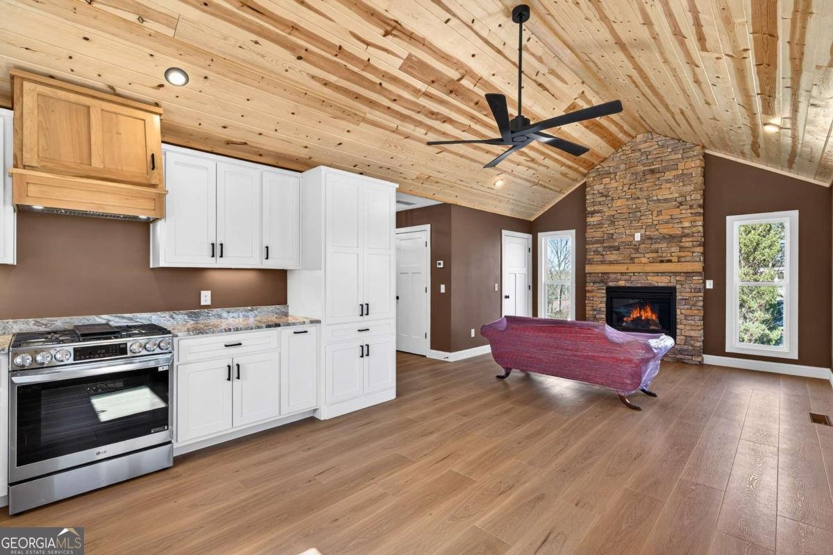 318 Second Street Blue Ridge - Photo 13