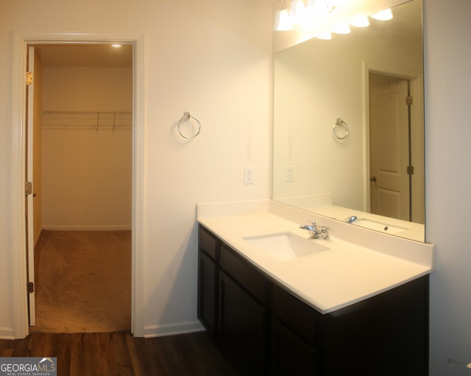 1625 Honeysuckle Path Conyers - Photo 11