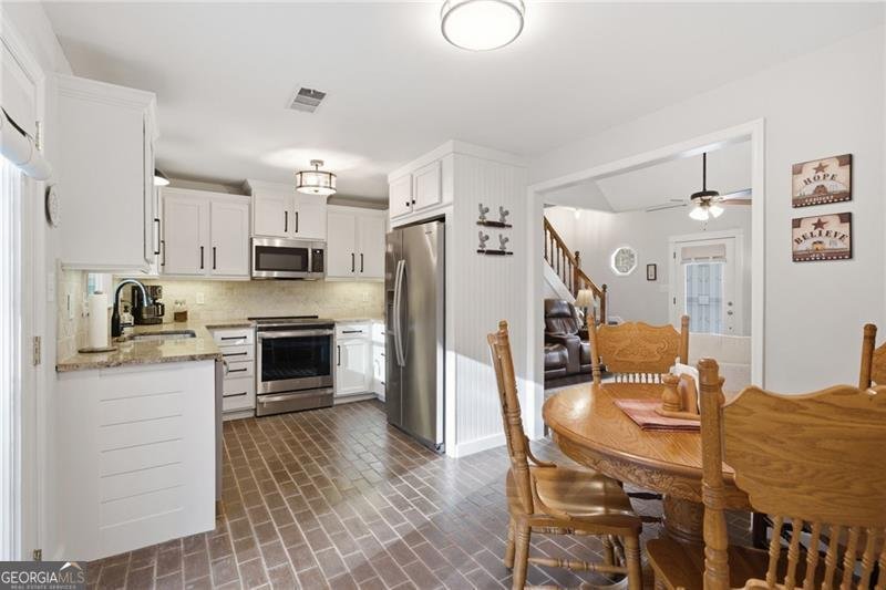 5130 Forest Hills Court Cumming - Photo 10