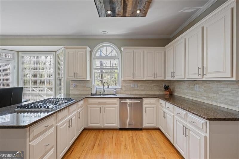 1045 Tullmore Drive Roswell - Photo 10