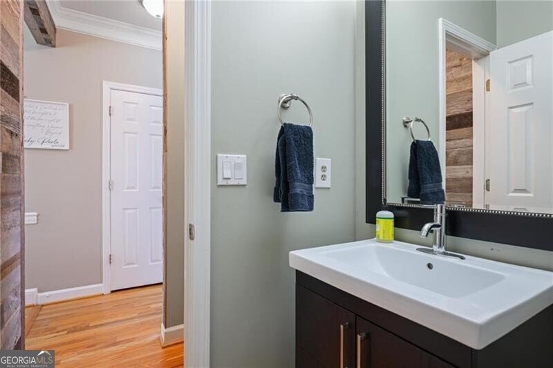 1045 Tullmore Drive Roswell - Photo 9