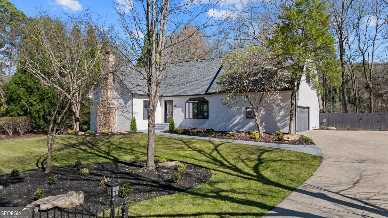 4562 Columns Drive Marietta - Photo 1