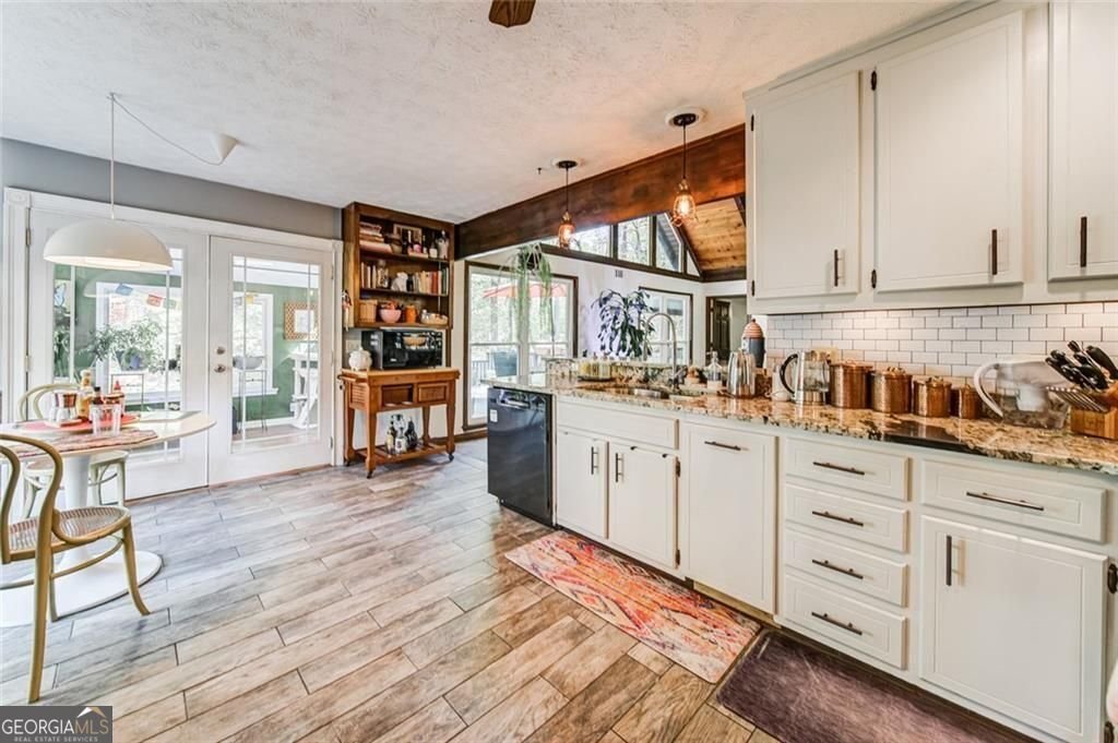 4587 Town Crier Road Lilburn - Photo 12