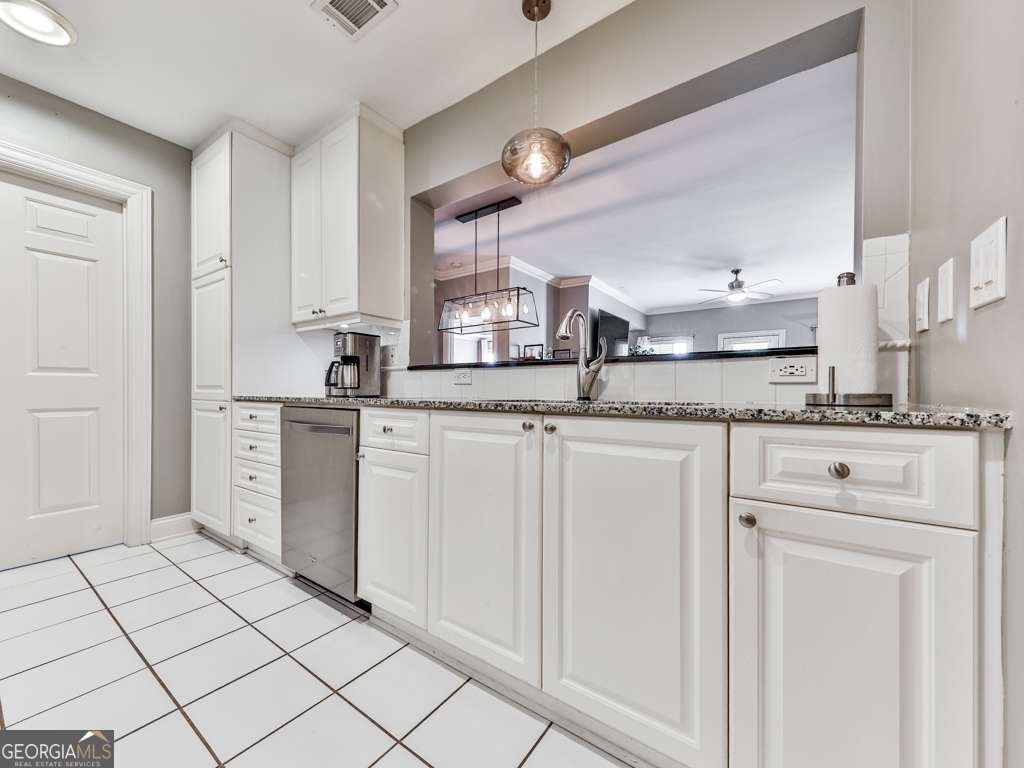 211 COLONIAL HOMES Drive Atlanta - Photo 11