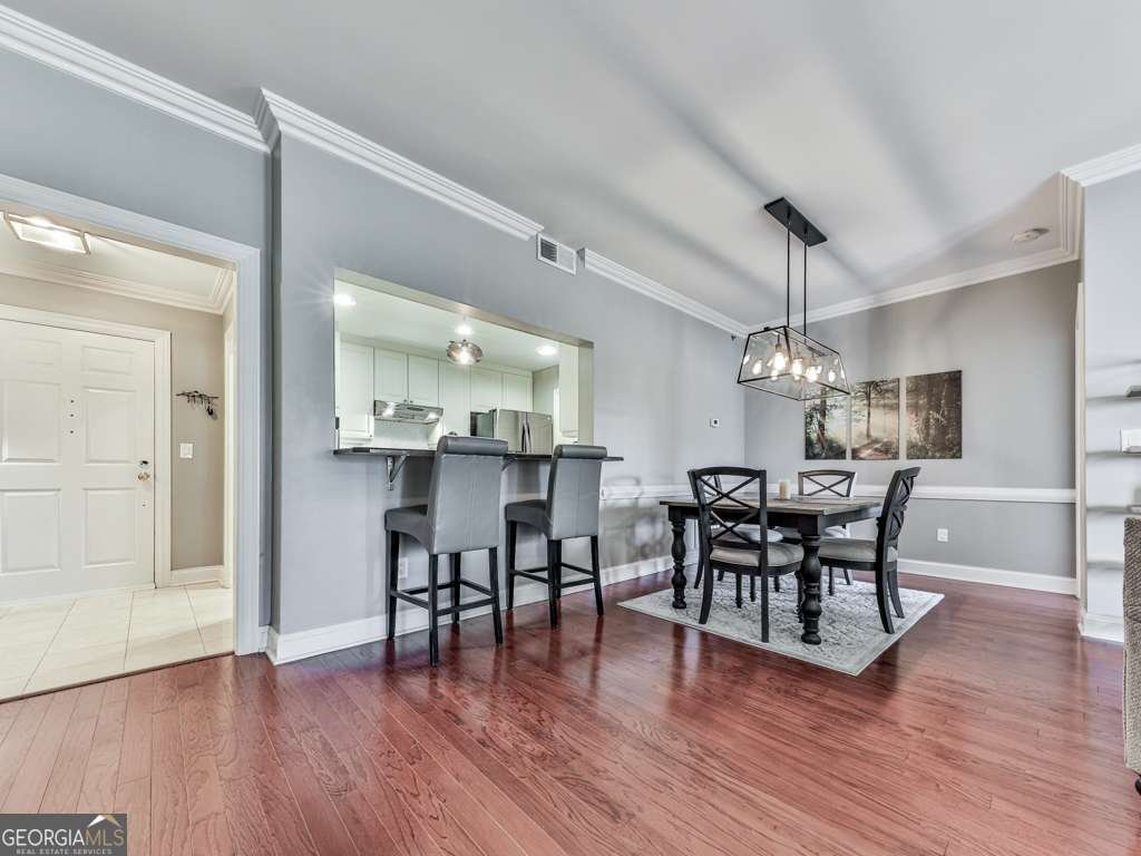 211 COLONIAL HOMES Drive Atlanta - Photo 9