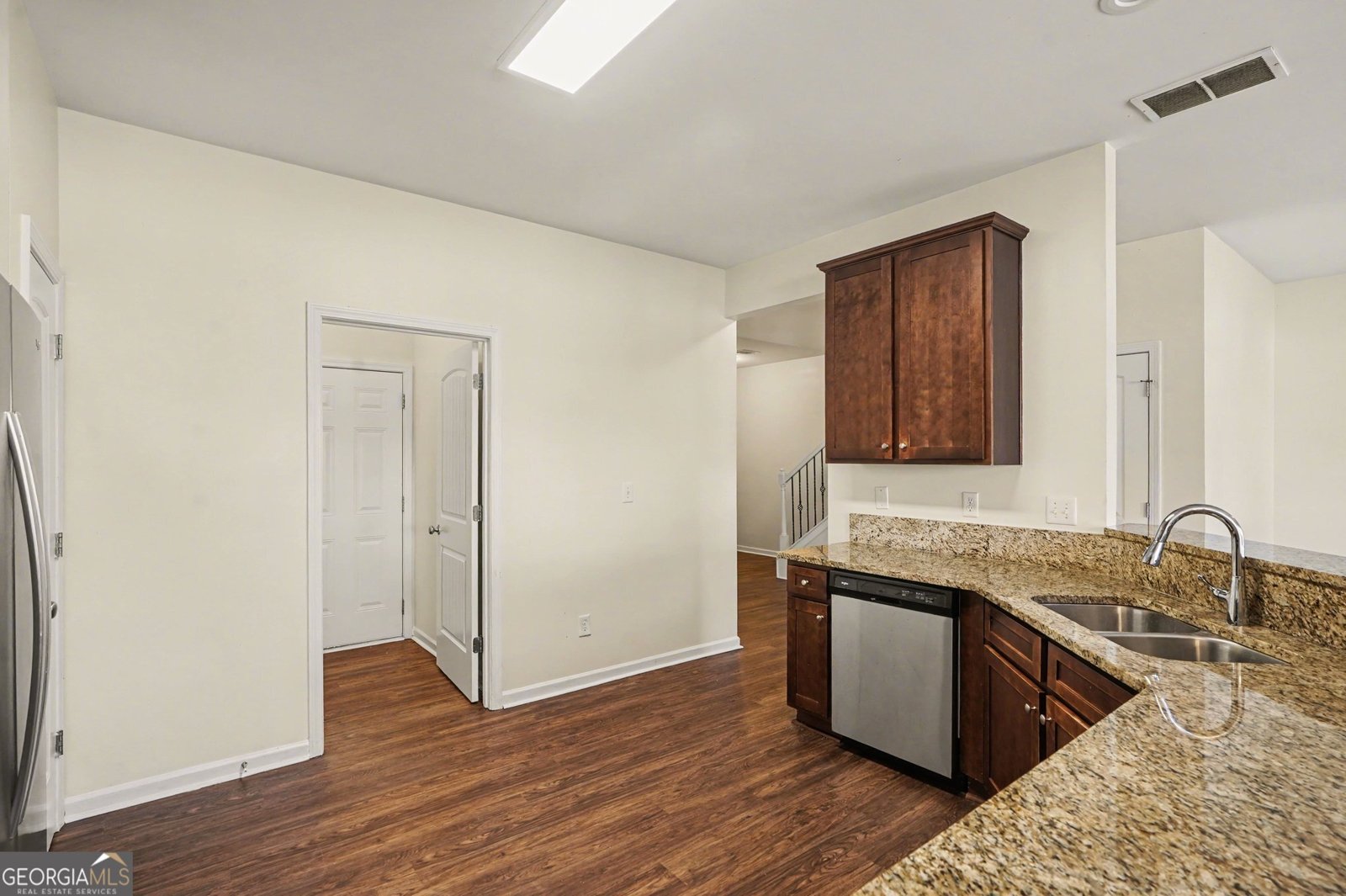 1240 Faye Court McDonough - Photo 11