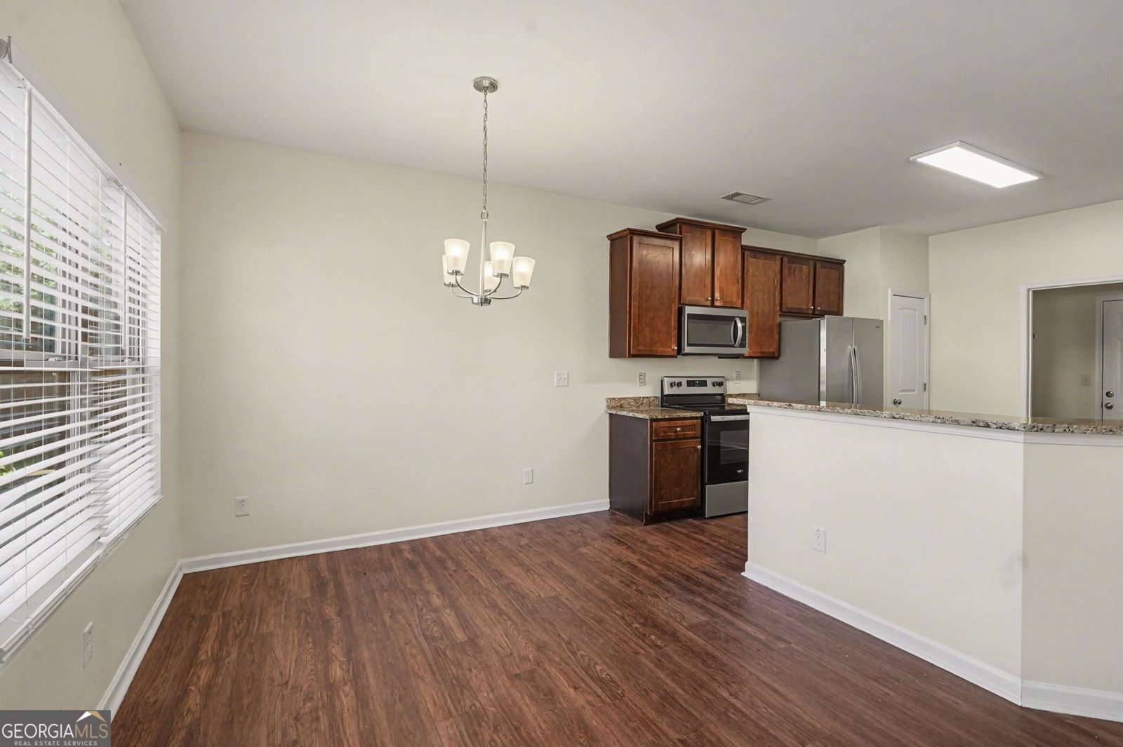 1240 Faye Court McDonough - Photo 7