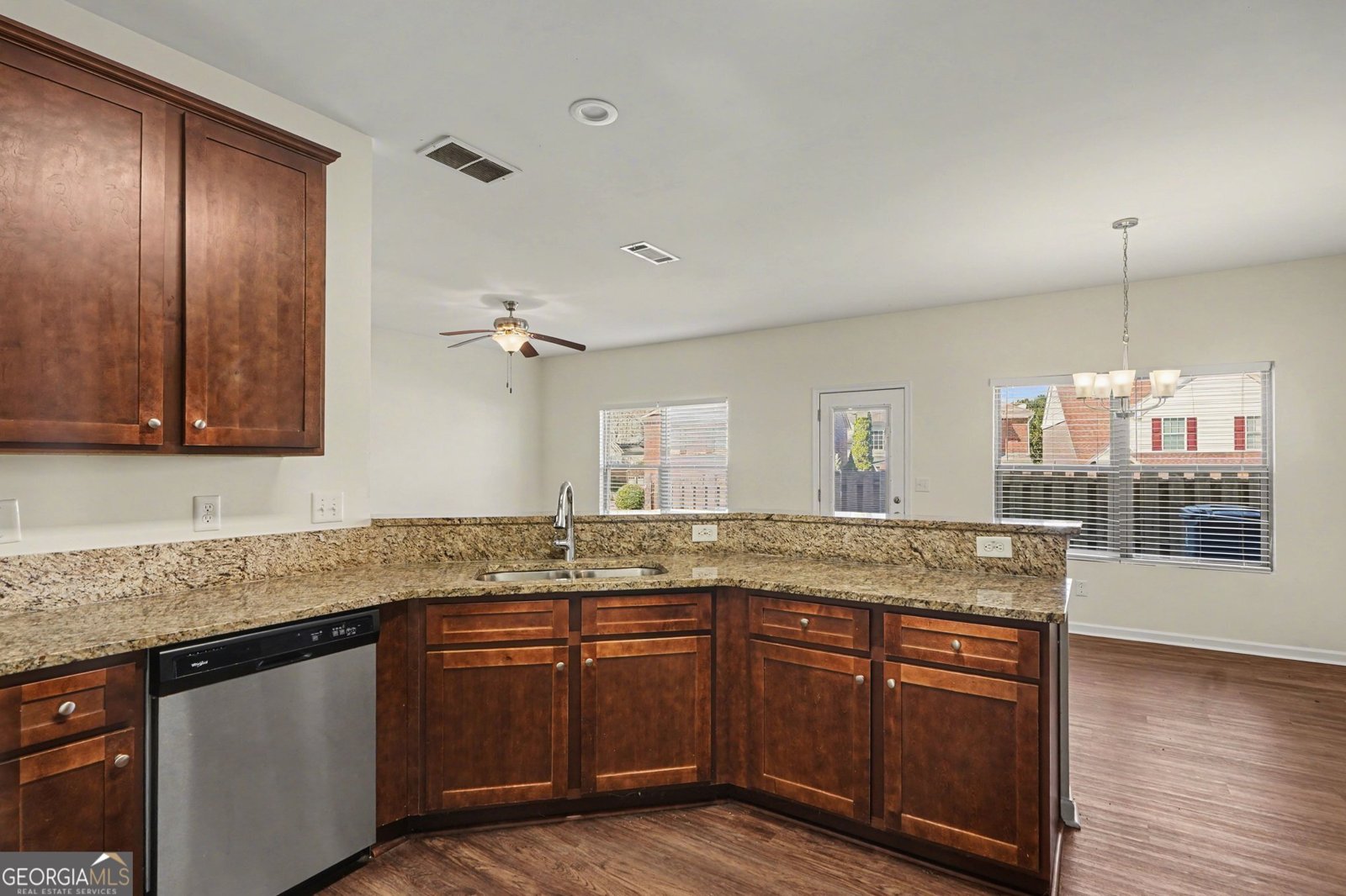 1240 Faye Court McDonough - Photo 9