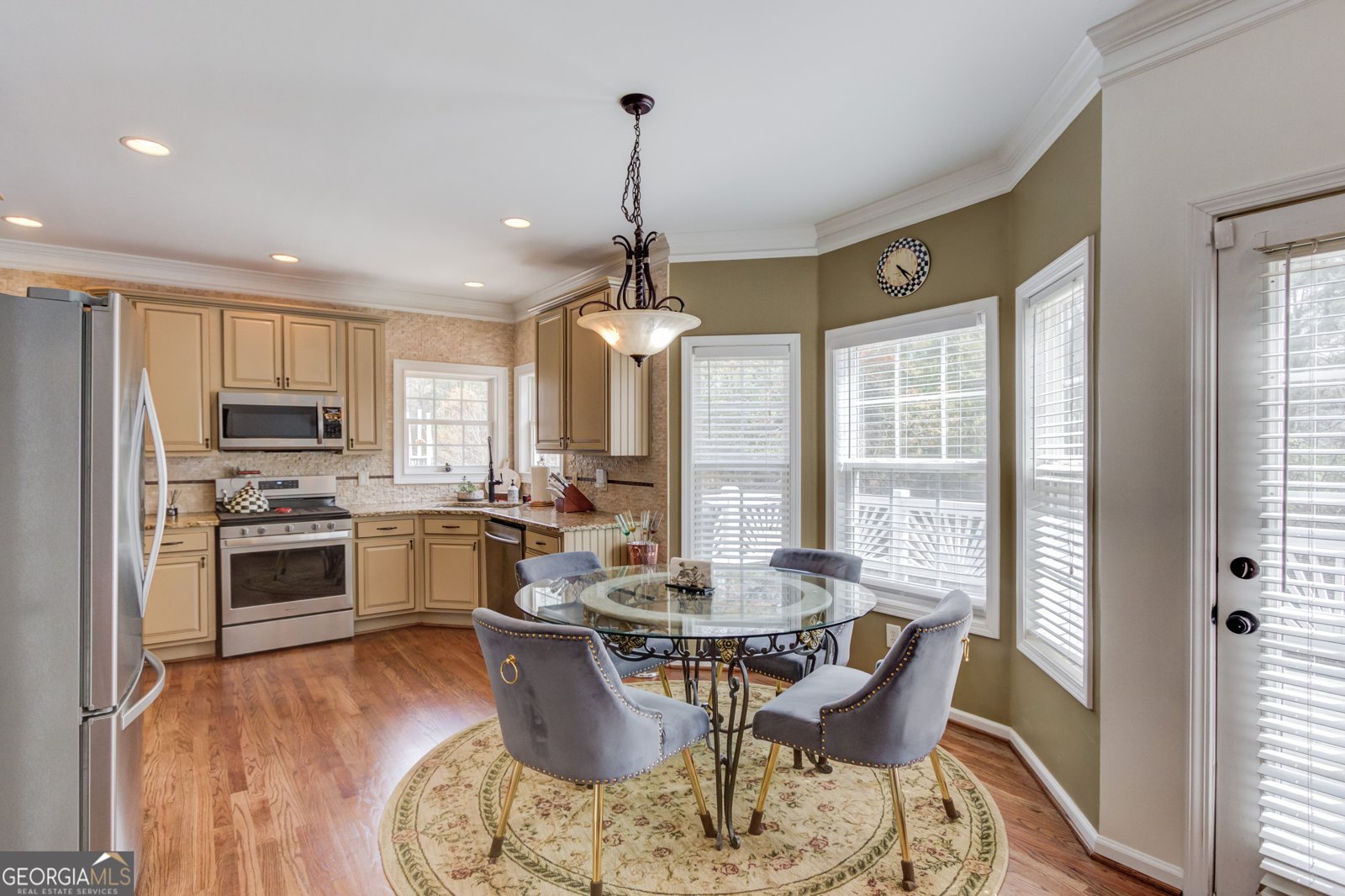 262 SANDHURST Court Suwanee - Photo 11