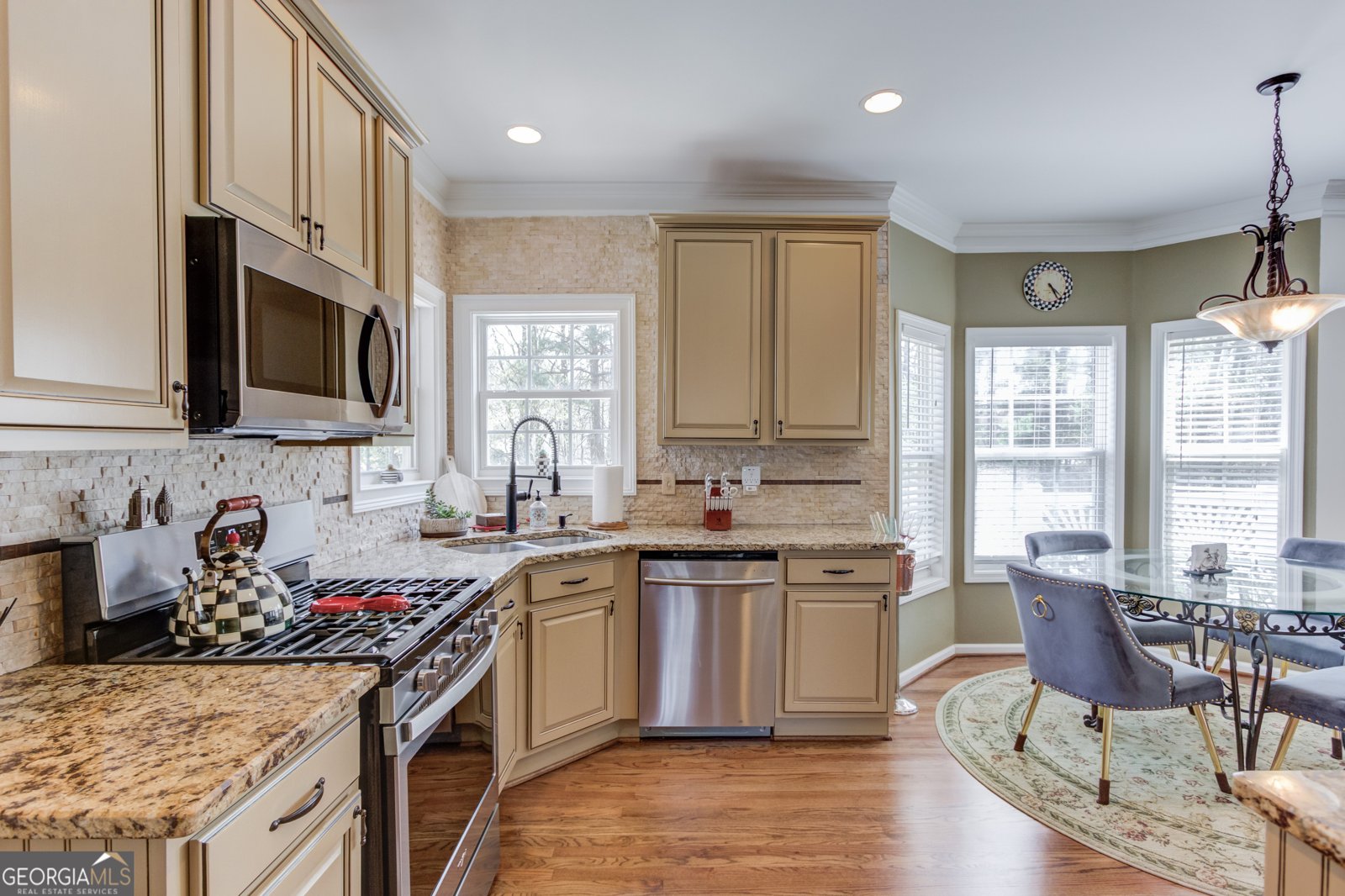 262 SANDHURST Court Suwanee - Photo 16