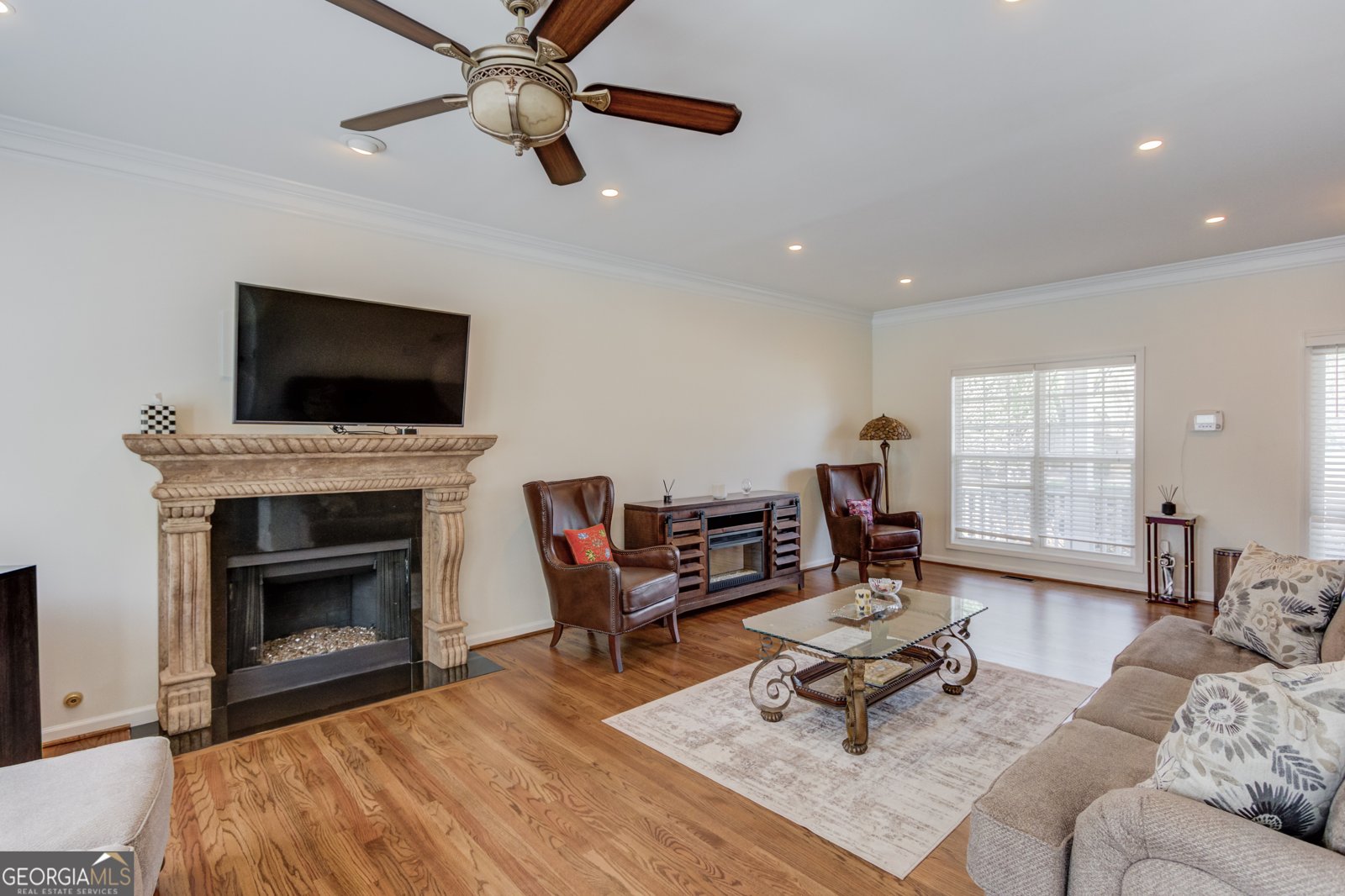 262 SANDHURST Court Suwanee - Photo 17