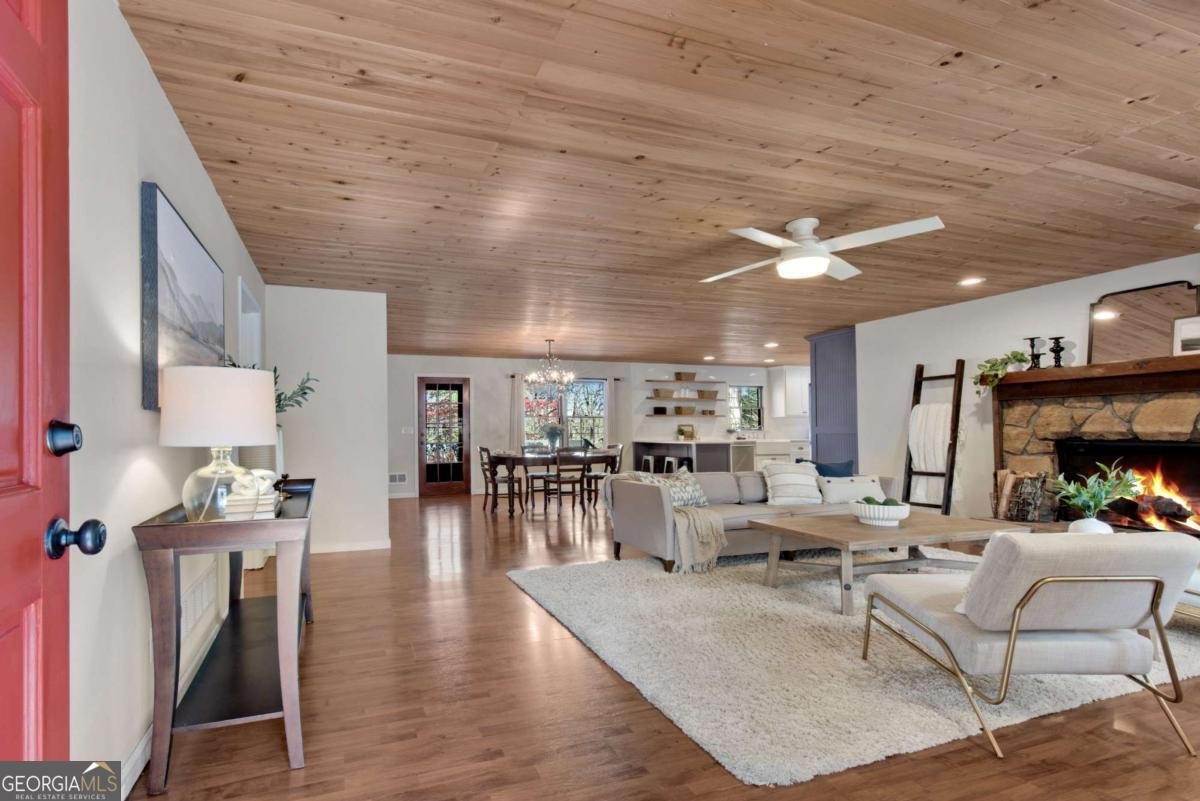 126 Lake Drive Roswell - Photo 1