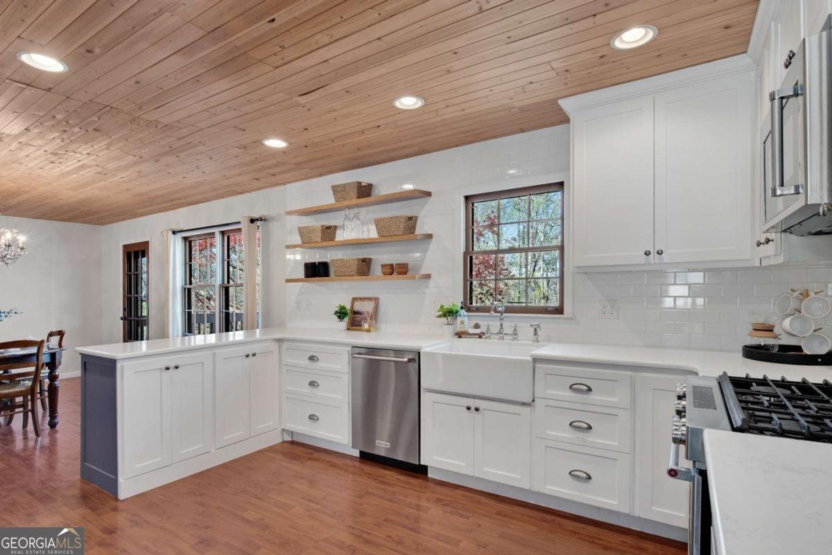 126 Lake Drive Roswell - Photo 8