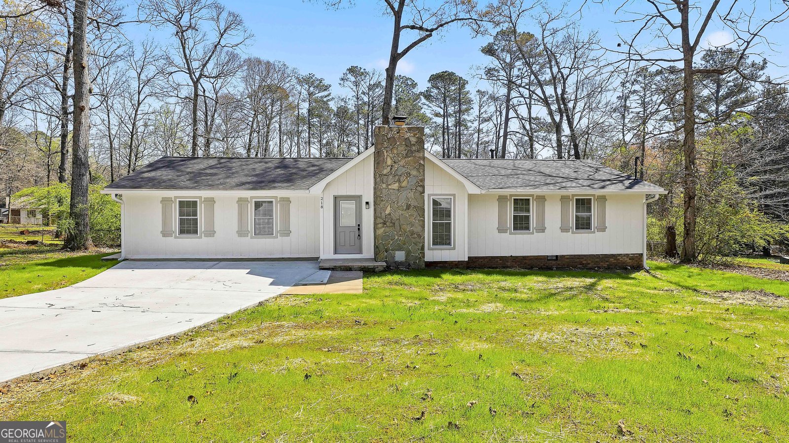 218 Hyde Circle Newnan - Photo 1