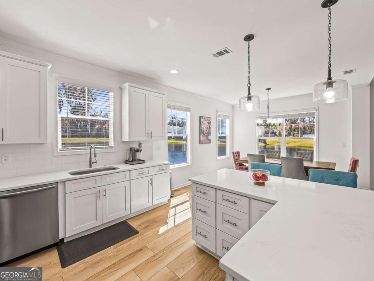 1038 Captain's Cove Way St. Simons - Photo 18