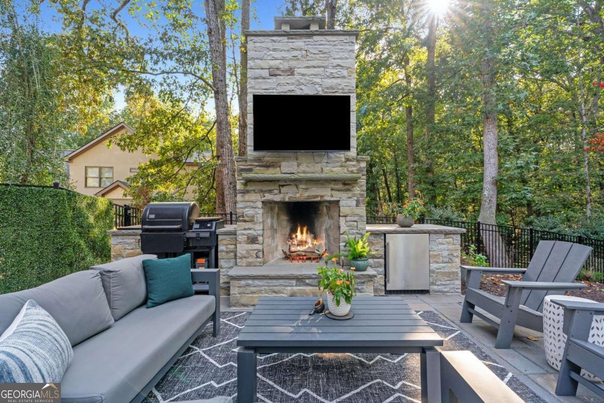 145 Highgrove Drive Suwanee - Photo 6