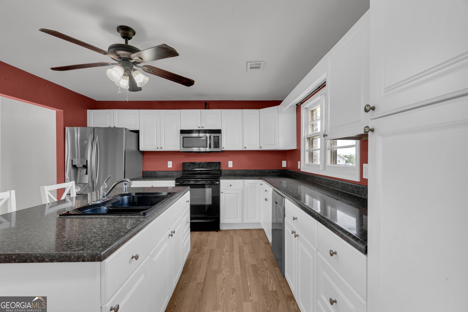 821 Highway 323 Gillsville - Photo 17