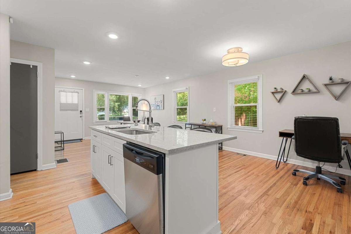 2890 Meadowview Drive Atlanta - Photo 10