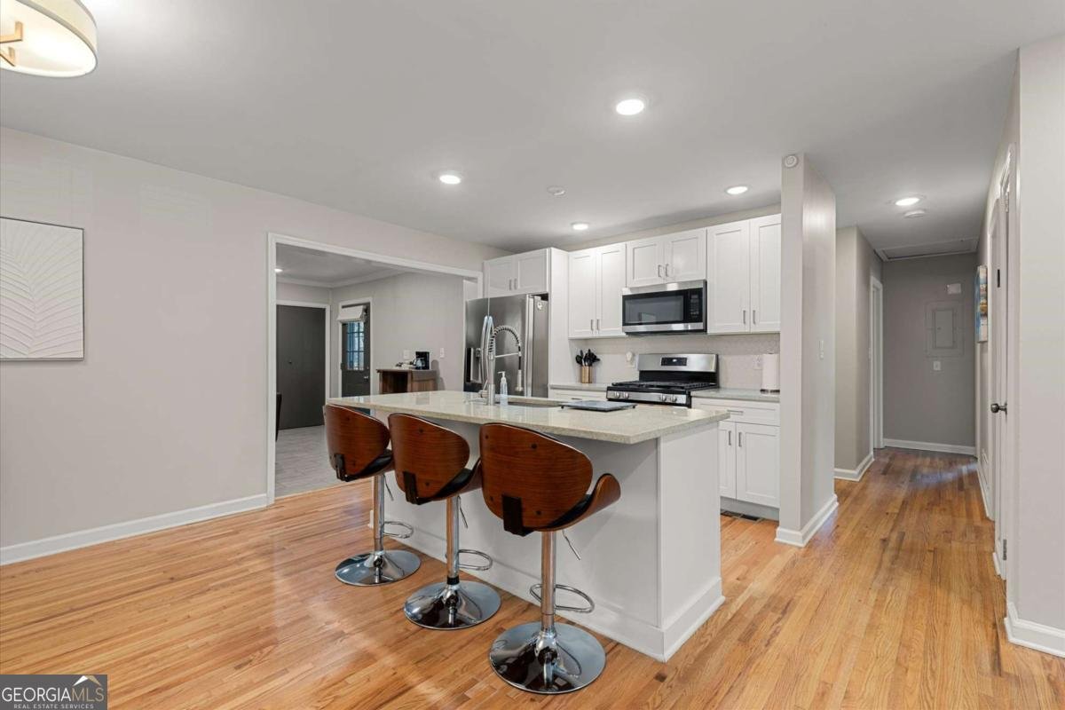 2890 Meadowview Drive Atlanta - Photo 8