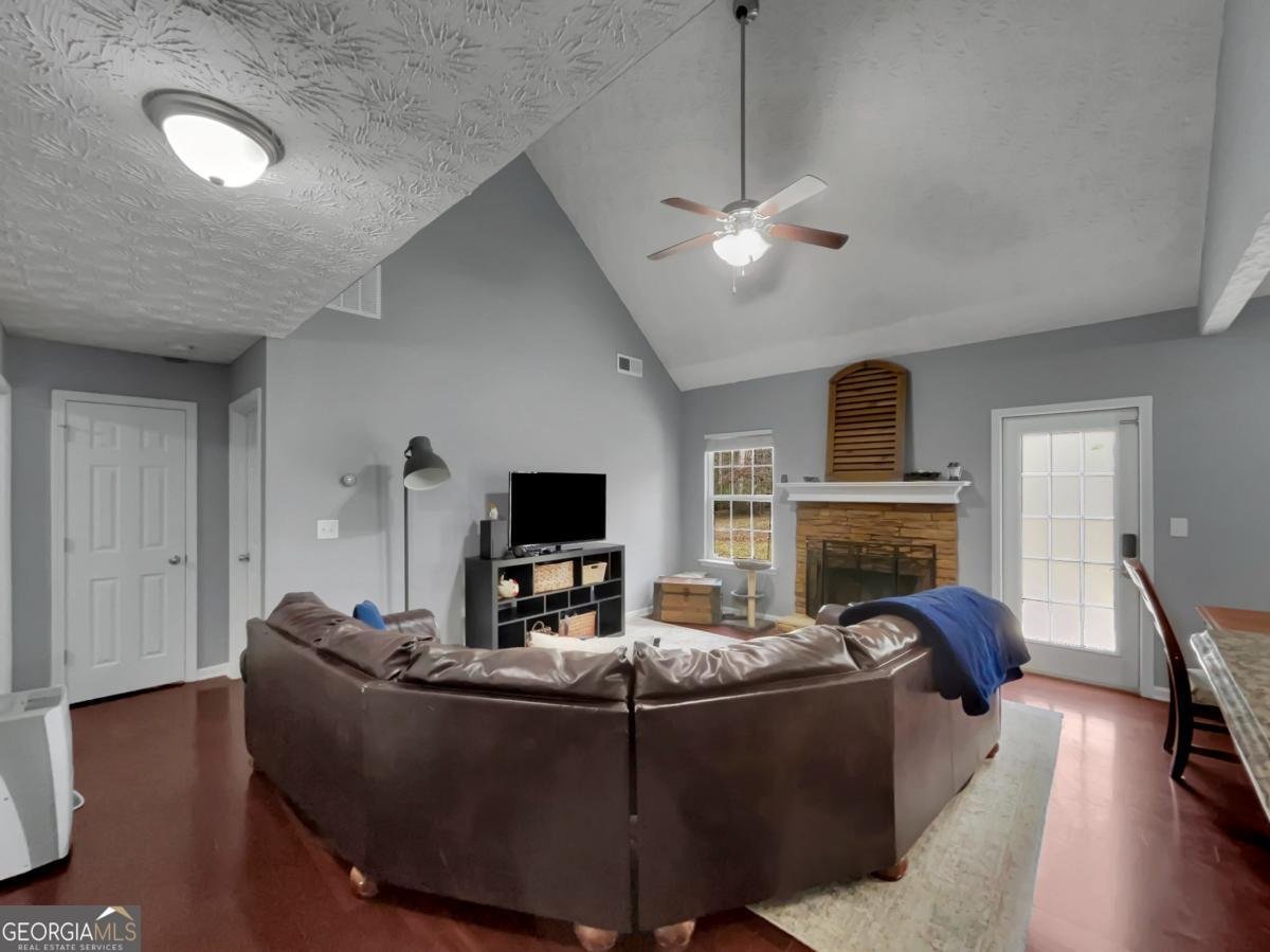 560 Windsong Lake Drive Commerce - Photo 10