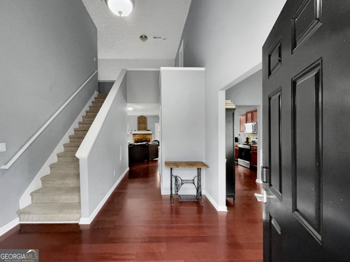 560 Windsong Lake Drive Commerce - Photo 6