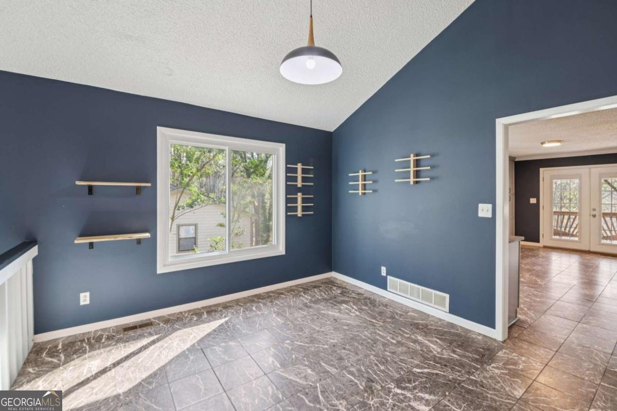 9485 Martin Road Roswell - Photo 11