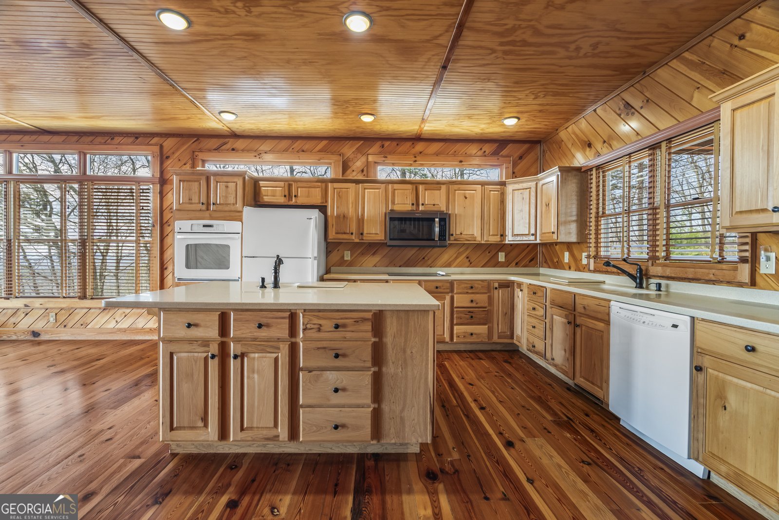 929 Hickory Nut Mountain Road Clarkesville - Photo 19