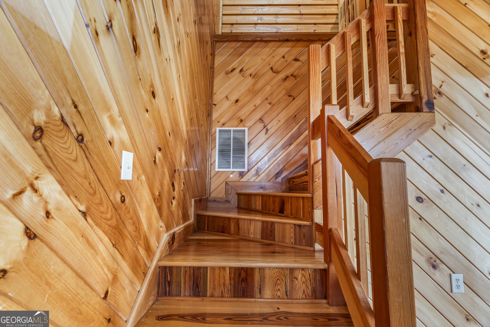 929 Hickory Nut Mountain Road Clarkesville - Photo 33