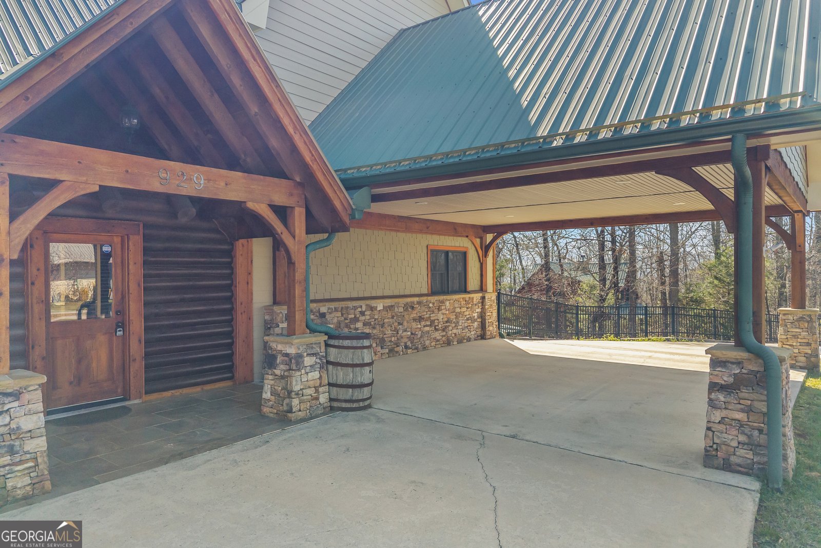 929 Hickory Nut Mountain Road Clarkesville - Photo 9