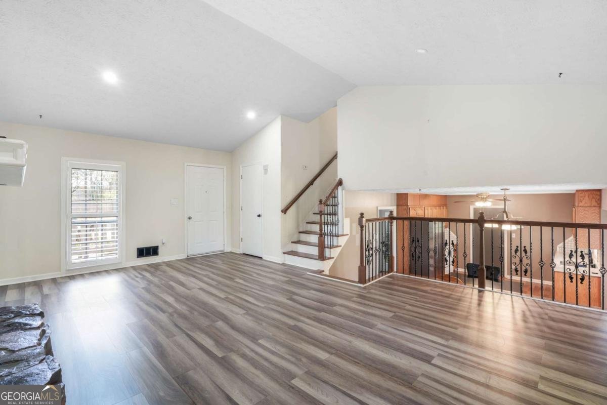 1349 Ashbrook Drive Lawrenceville - Photo 6