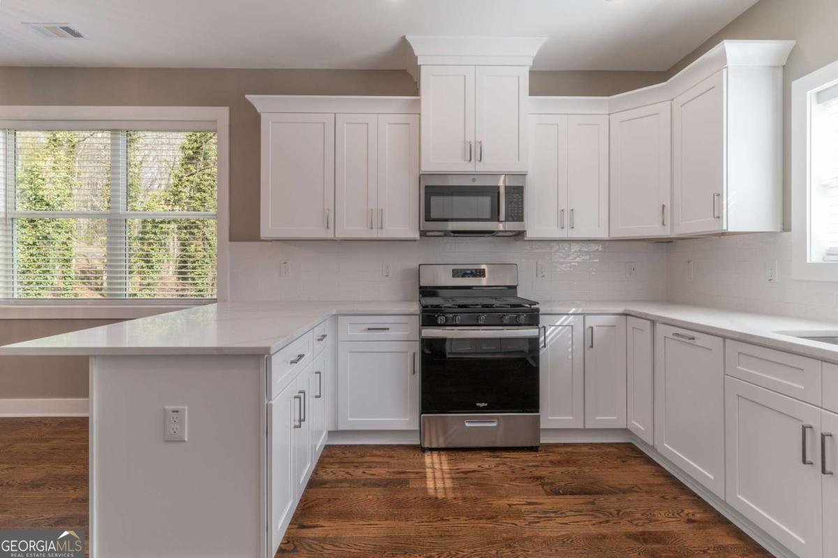 229 Little Brook Drive Woodstock - Photo 7