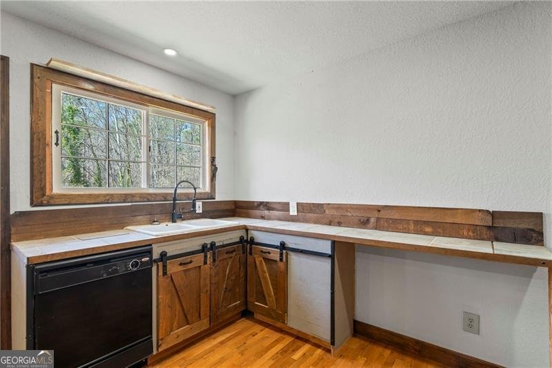 300 Small Pond Drive Cleveland - Photo 18