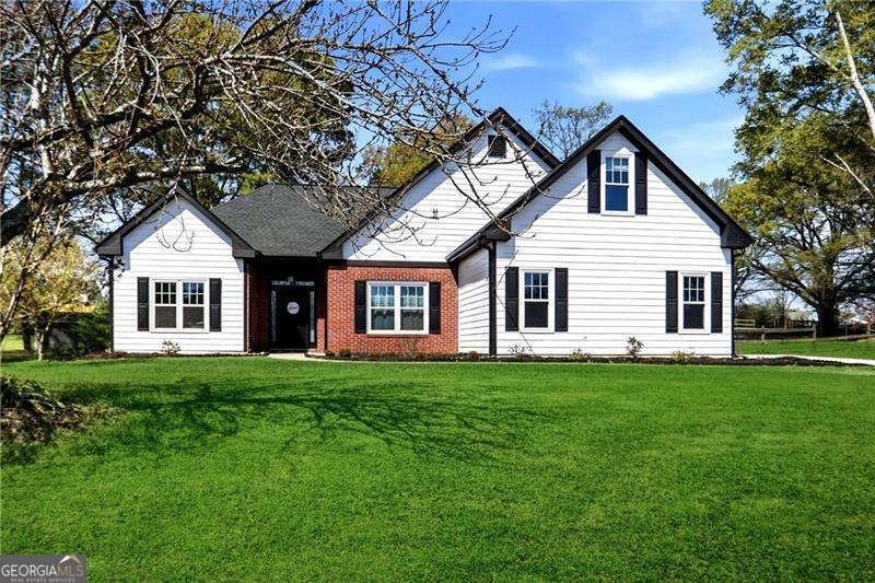 370 Olde Wick Trail Hoschton - Photo 1