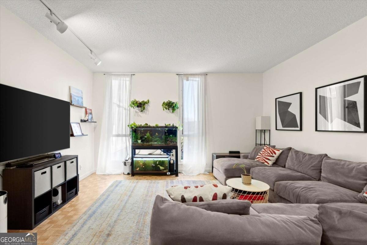 3060 Pharr Court Atlanta - Photo 1