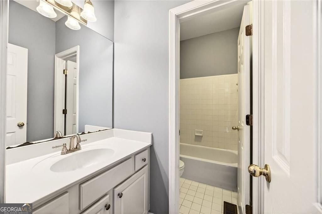 420 Wentworth Downs Court Johns Creek - Photo 18