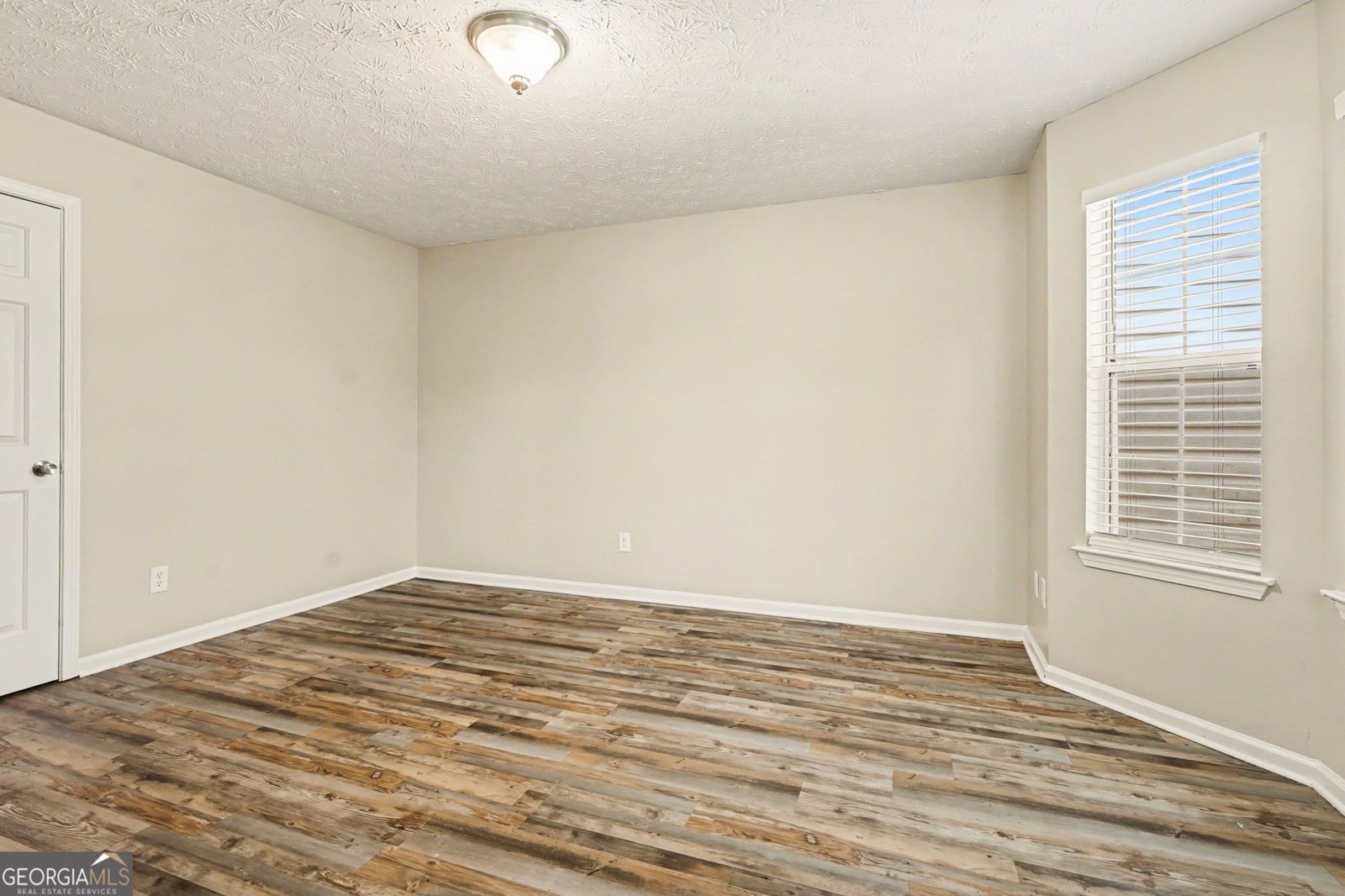 771 Conisburgh Court Stone Mountain - Photo 10