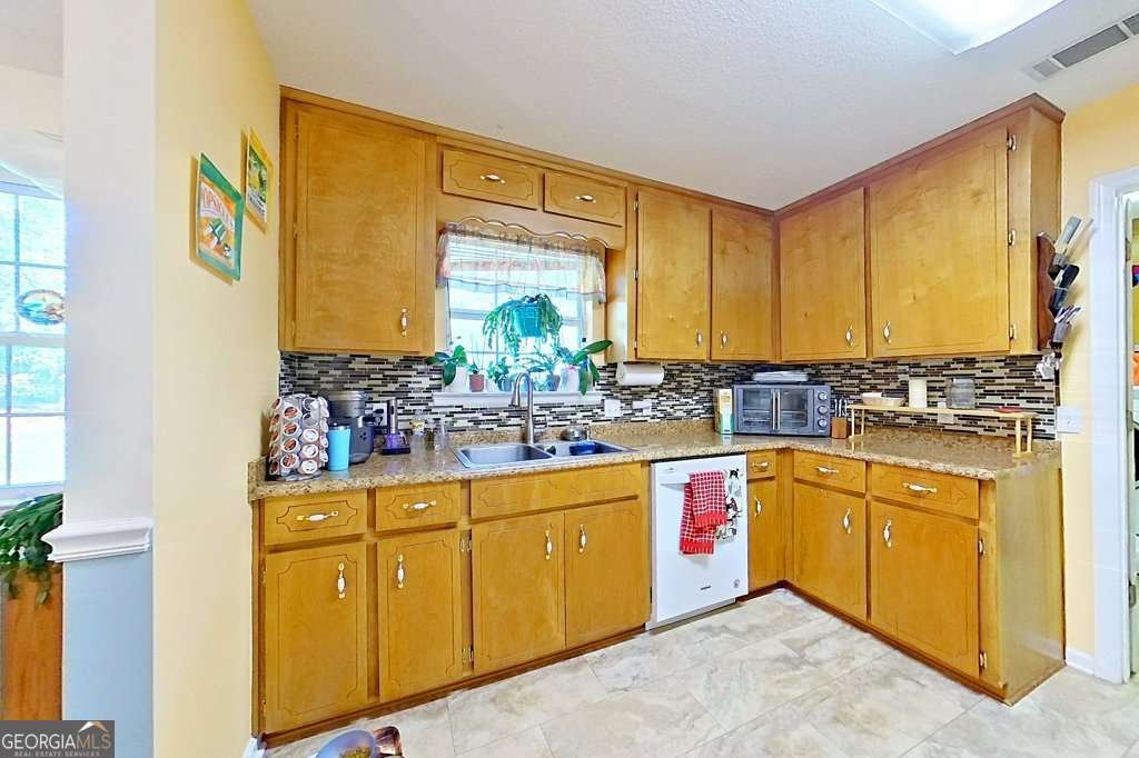 2218 Riverside Avenue Waycross - Photo 9