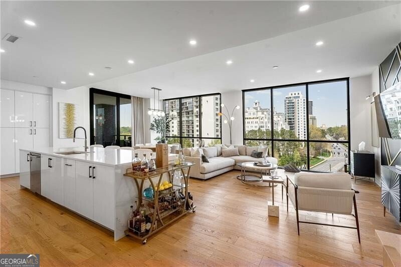 2425 Peachtree Road Atlanta - Photo 1