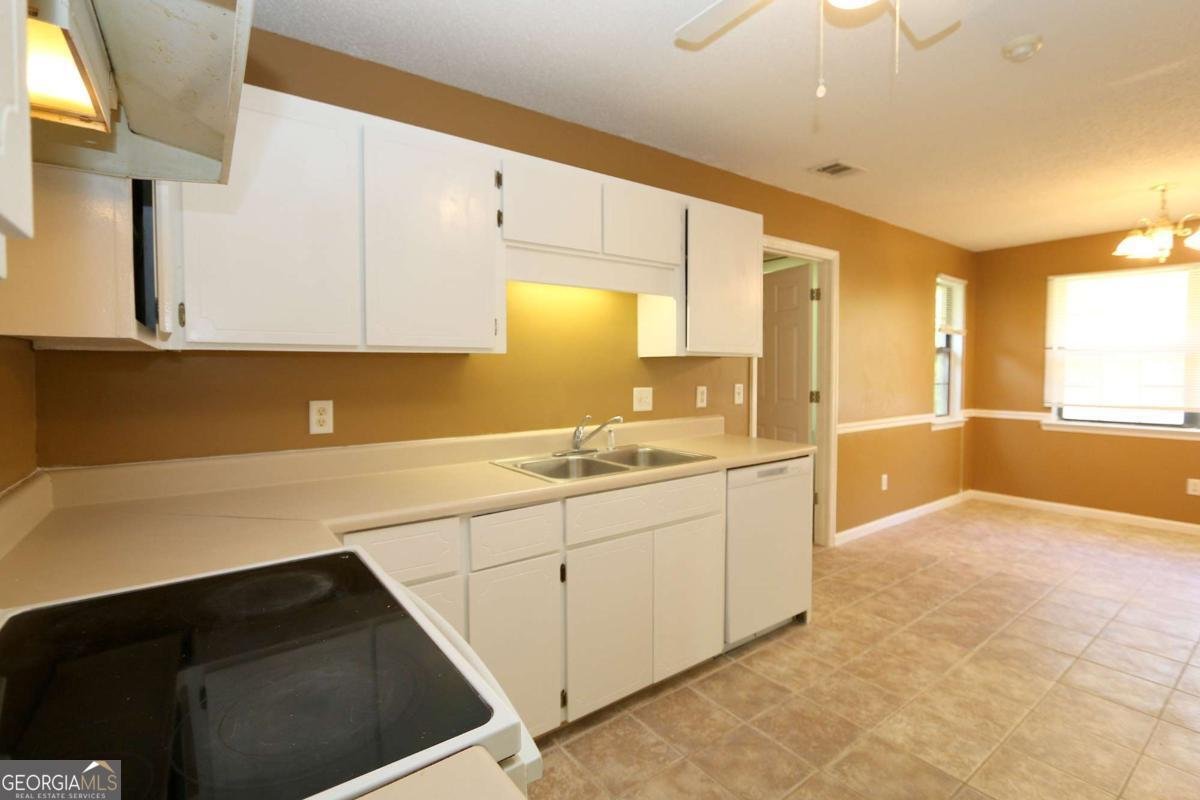 2352 Rowe Street Hinesville - Photo 10