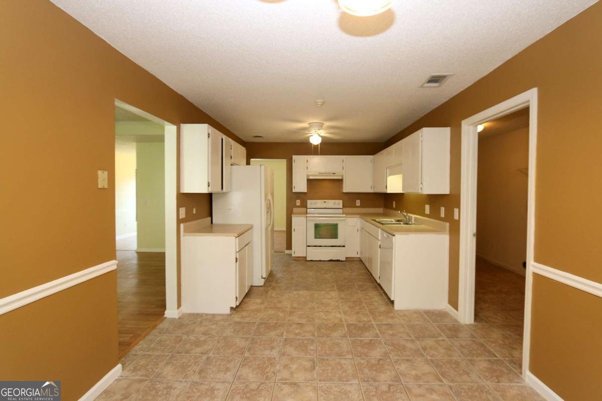 2352 Rowe Street Hinesville - Photo 9