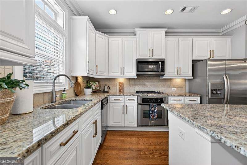 7435 Jamestown Drive Alpharetta - Photo 13